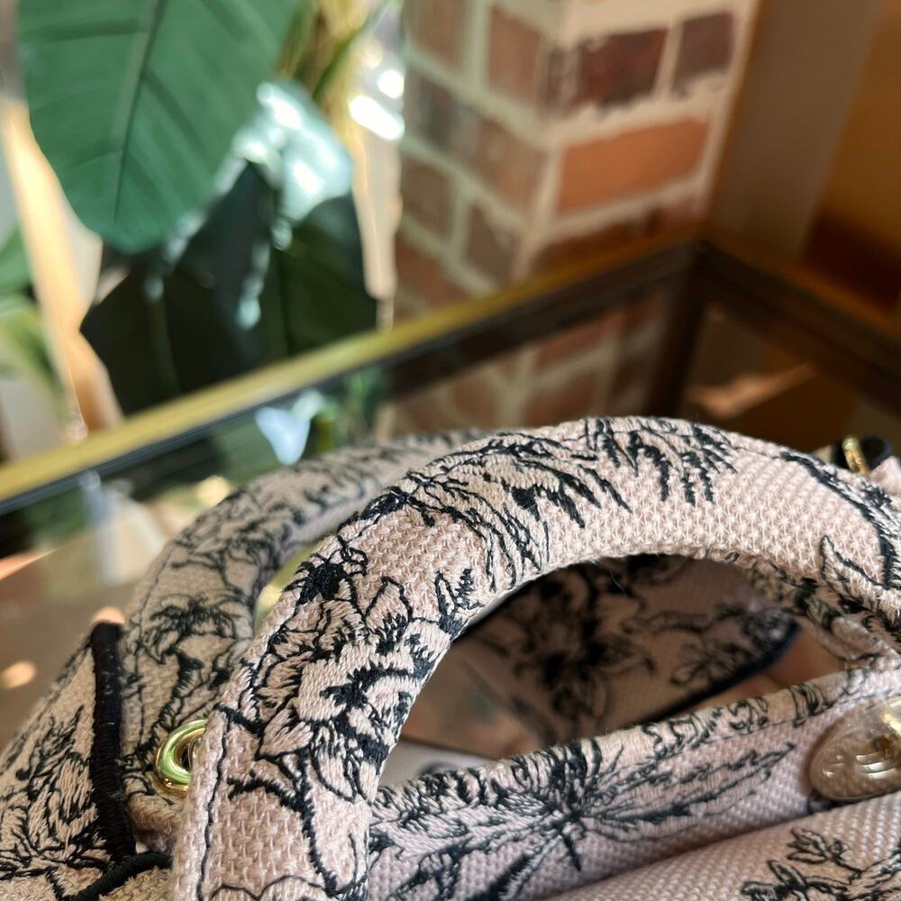 DIOR Lady D-Lite Medium Pink Canvas Embroidered Jardin Botanique Tote - Picture 9 of 10